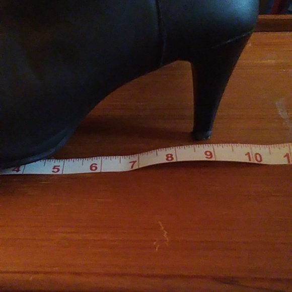 Women size 10 leather booth - Picture 7 of 14